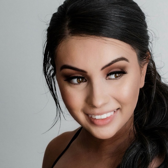 Meet your Posher, Mariah - Picture 1 of 1